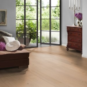 Alternative view of Oak Pirin plank
