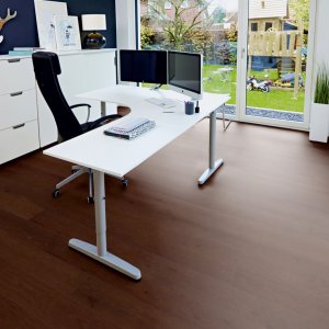Alternative view of Oak red brown plank
