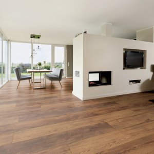 Alternative view of Oak Tonga long plank