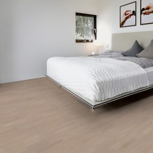 Alternative view of Oak Veneto 3-strip