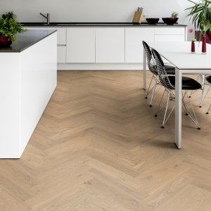 Oak Avignon herringbone