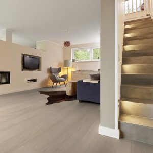Alternative view of Oak Una extra-wide plank